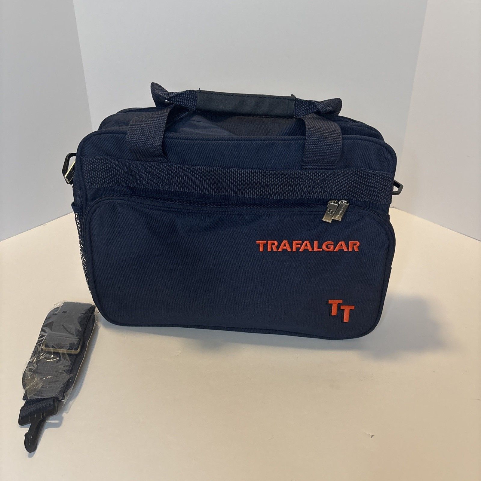 Vintage 80's Trafalgar Travel Messenger Bag — image 2 of 8